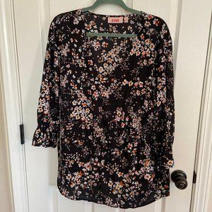 Evri V-neck Tiered Blouse Black Floral